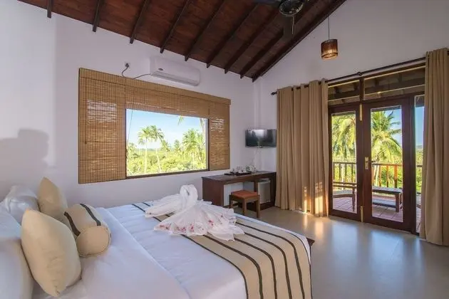 Deluxe Tek Büyük veya İki Ayrı Yataklı Oda, Balkon, Okyanus Manzaralı