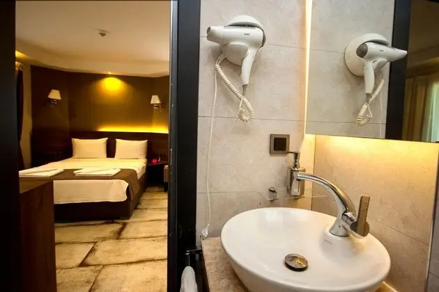 https://images.etstur.com/files/images/hotelImages/TR/214522/l/Anar-Hotel-Oda-321030.jpg