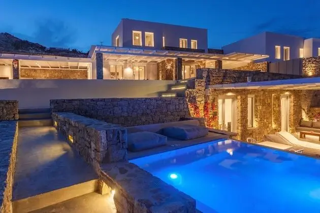 Grand Villa