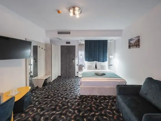 Luxury Tek Büyük Yataklı Oda
