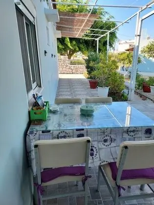 Deluxe Ev, 1 Büyük (Queen) Boy Yatak ve Çekyat, Bahçeli