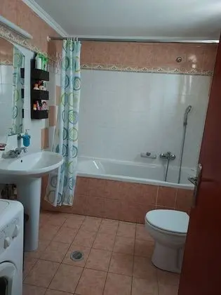 Deluxe Ev, 1 Büyük (Queen) Boy Yatak ve Çekyat, Bahçeli