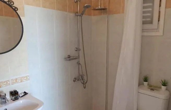 Tek Büyük Yataklı Oda (8 & 11)