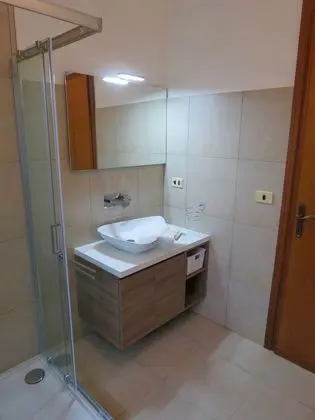 Apart Daire, 1 Yatak Odası, Göl Manzaralı