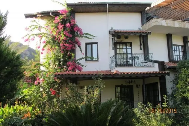 Çift Kişilik, Bahçe Manzaralı