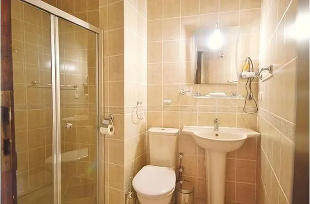 Çift Kişilik, Bahçe Manzaralı