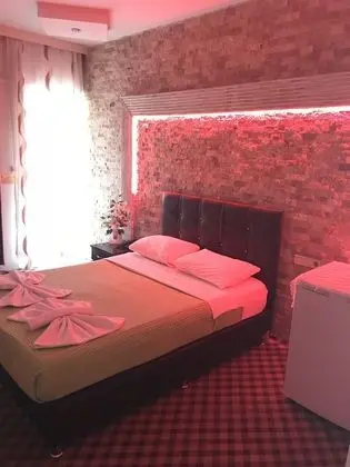 Comfort Tek Büyük veya İki Ayrı Yataklı Oda