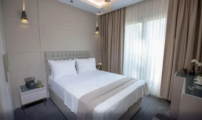 Suit Oda İki Kişilik, Şehir Manzaralı, Fransız Balkonlu