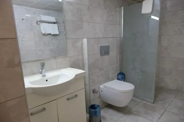 Triple, Şehir veya Dağ Manzaralı, Balkonsuz