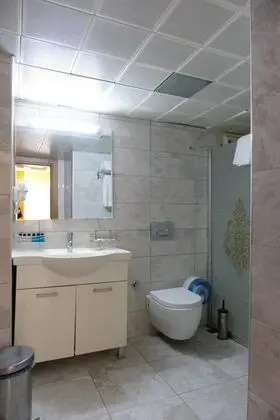 Triple, Şehir veya Dağ Manzaralı, Balkonsuz