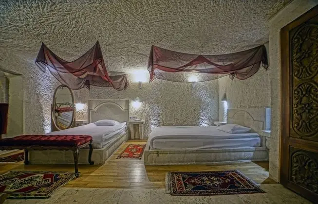 Cave Suite