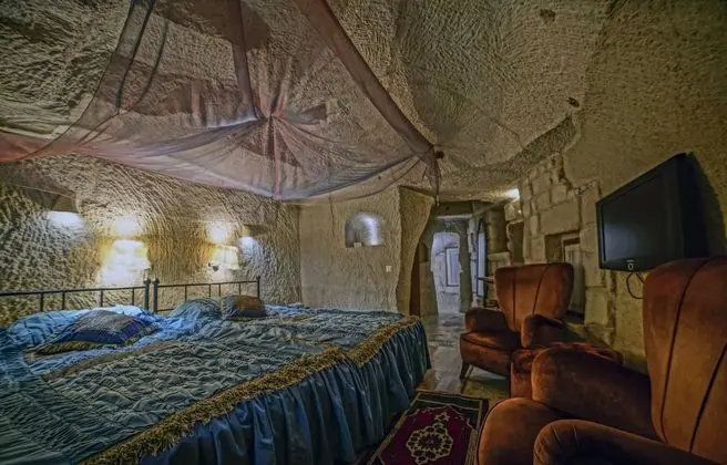Cave Suite