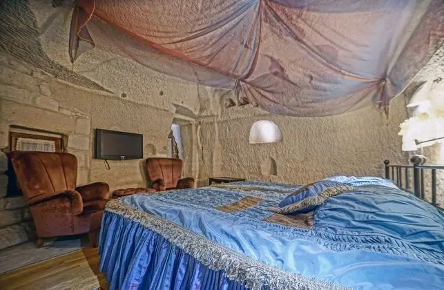 Cave Suite