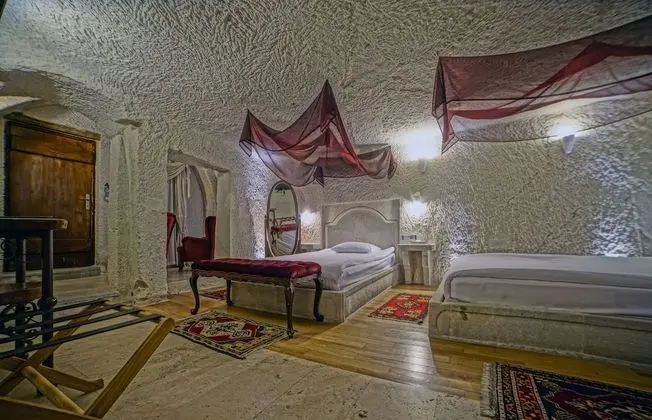 Cave Suite