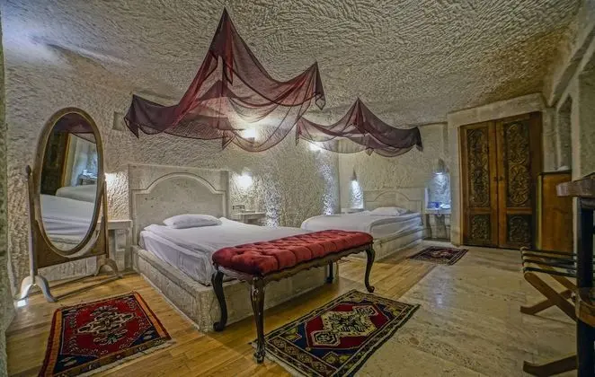 Cave Suite