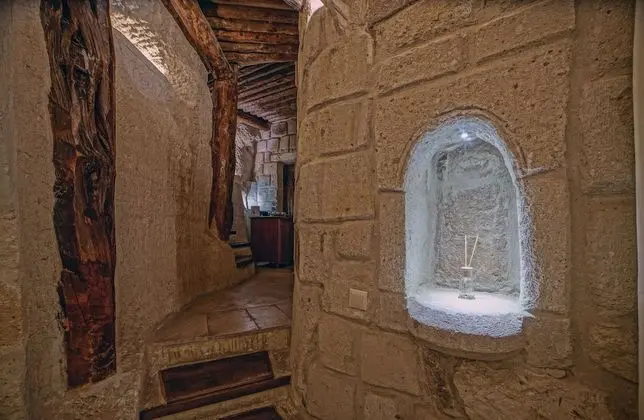 Cave Suite