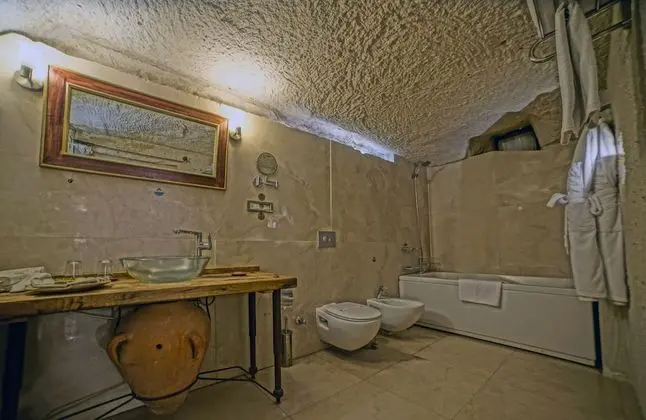Cave Suite