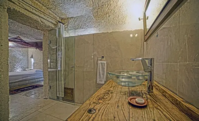 Cave Suite
