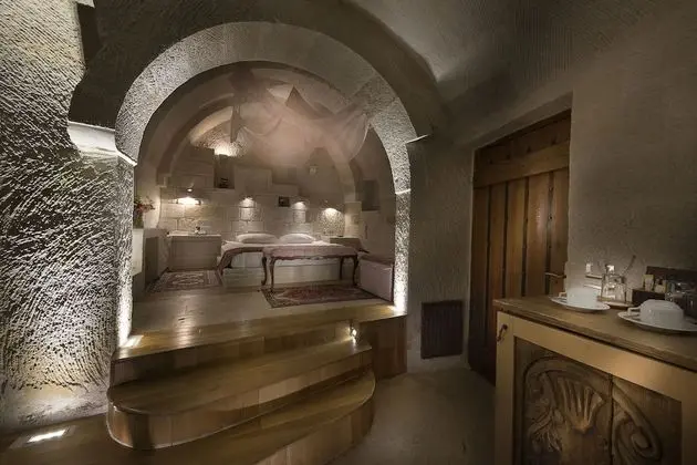 Cave Suite