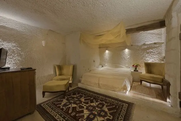 Cave Suite