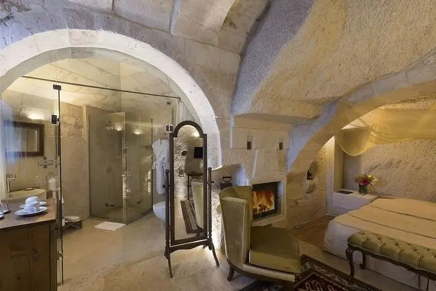 Cave Suite