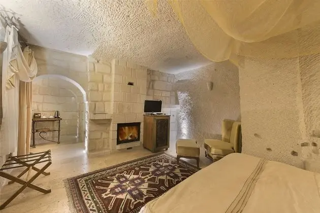 Cave Suite