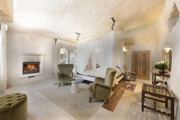 Cave Suite