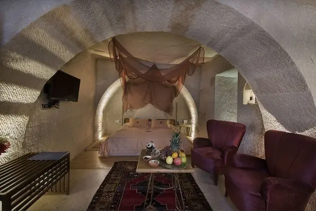 King Cave Suite