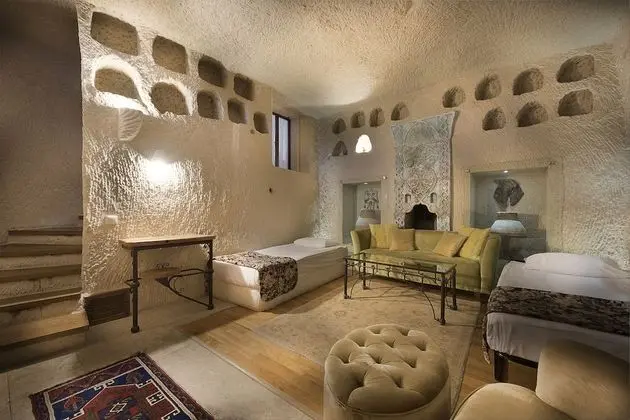 King Cave Suite