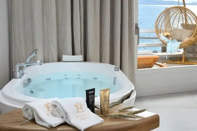 Luxury Süit, Denize Sıfır (Outdoor Jacuzzi)