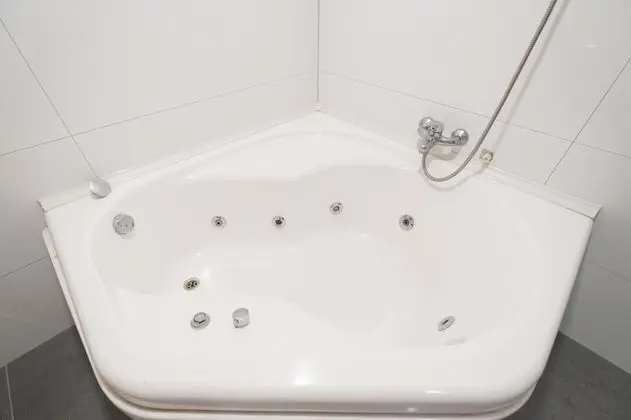 Suite, Şehir veya Dağ Manzaralı, Jakuzili