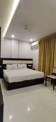 Deluxe Tek Büyük Yataklı Oda, 1 En Büyük (King) Boy Yatak, Sigara İçilebilir, Şehir Manzaralı
