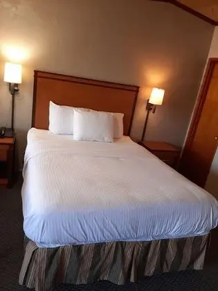 Oda, 1 Büyük (Queen) Boy Yatak