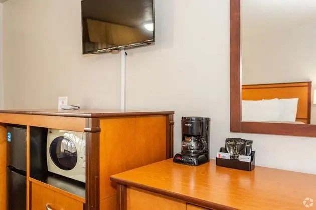 Oda, 1 Büyük (Queen) Boy Yatak