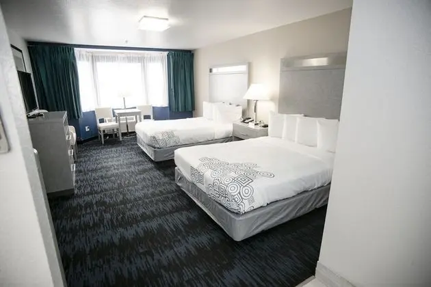 2 Queens Deluxe Suite with Queen Sofa Bed, Ocean View