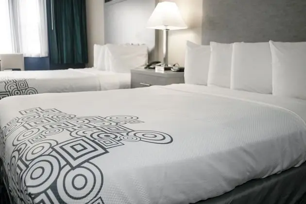 2 Queens Deluxe Suite with Queen Sofa Bed, Ocean View