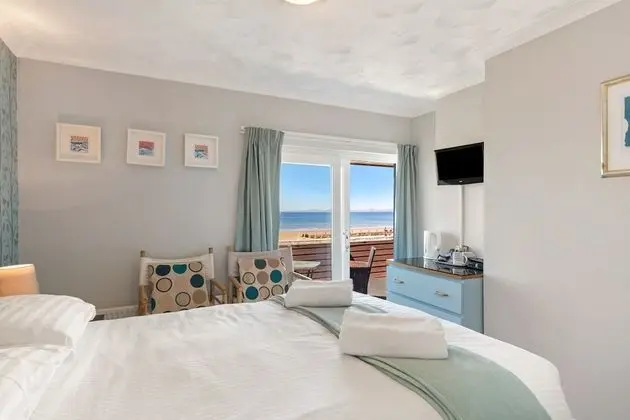 Superior Tek Büyük Yataklı Oda, Banyolu/Duşlu, Deniz Manzaralı (Balcony overlooking beach)