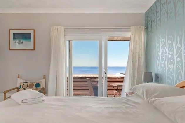 Superior Tek Büyük Yataklı Oda, Banyolu/Duşlu, Deniz Manzaralı (Balcony overlooking beach)