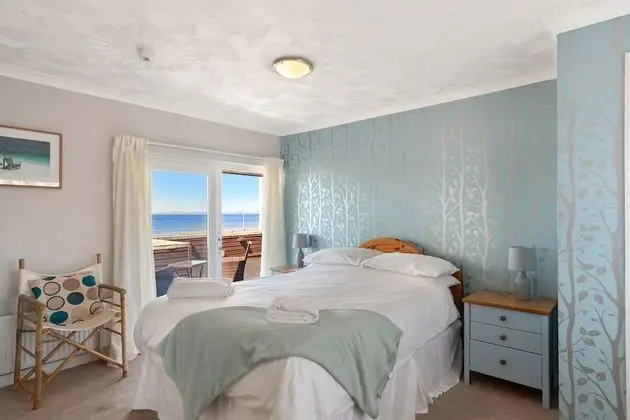 Superior Tek Büyük Yataklı Oda, Banyolu/Duşlu, Deniz Manzaralı (Balcony overlooking beach)
