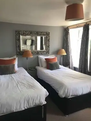 Tek Büyük veya İki Ayrı Yataklı Oda