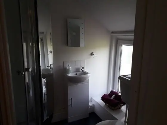 Tek Büyük Yataklı Oda (compact)