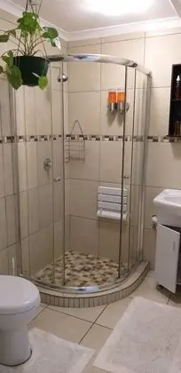 Süit (Upstairs Suite 4)