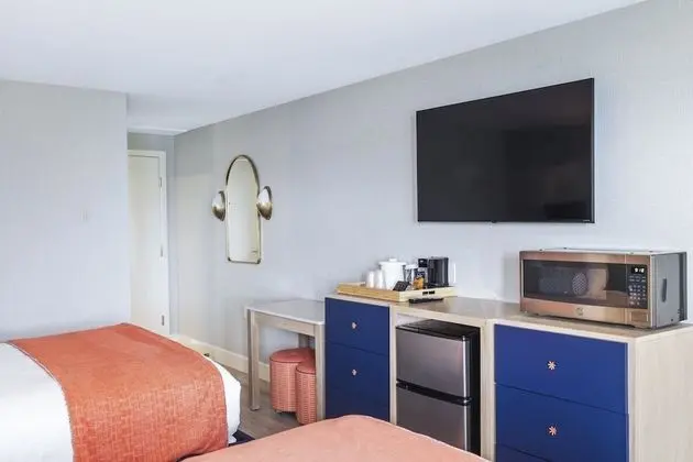 Büyük Yataklı Tek Kişilik Oda