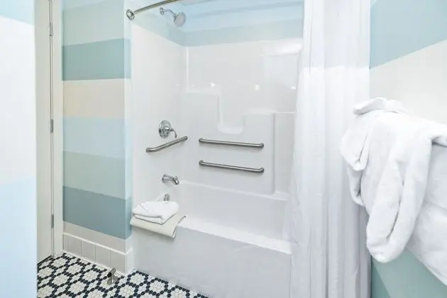 Büyük Yataklı Tek Kişilik Oda