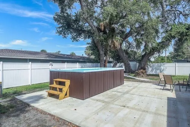 Ev (Anchors Away Gulf Gate Home)