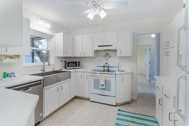 Ev (Anchors Away Gulf Gate Home)