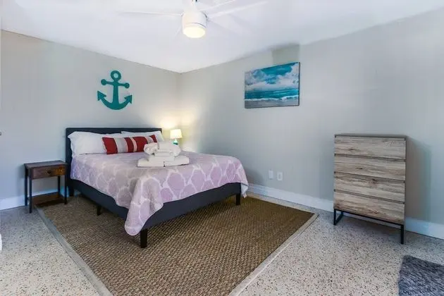 Ev (Anchors Away Gulf Gate Home)