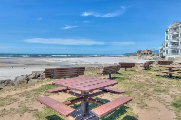 Ev, Birden Çok Yatak (Anchors Aweigh Rockaway)