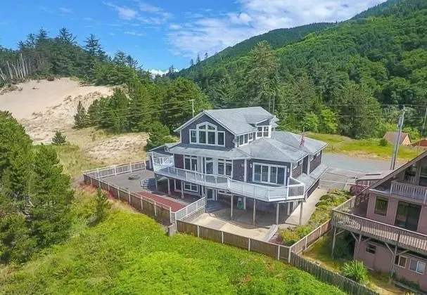 Ev, Birden Çok Yatak (Anchors Aweigh Rockaway)