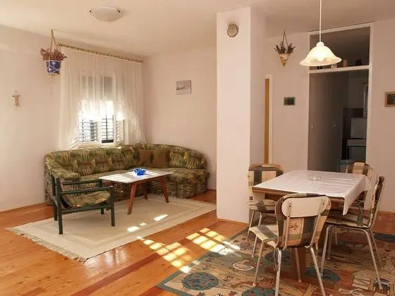 Apart Daire (Ančica - 200 m from beach - A1(4+2))